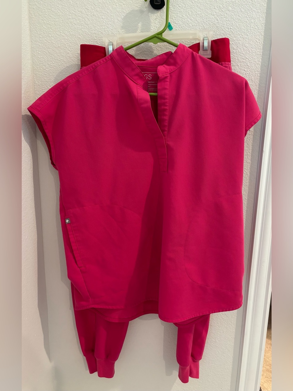 Figs Scrub Set - Shocking Pink - XS top and MP bottoms